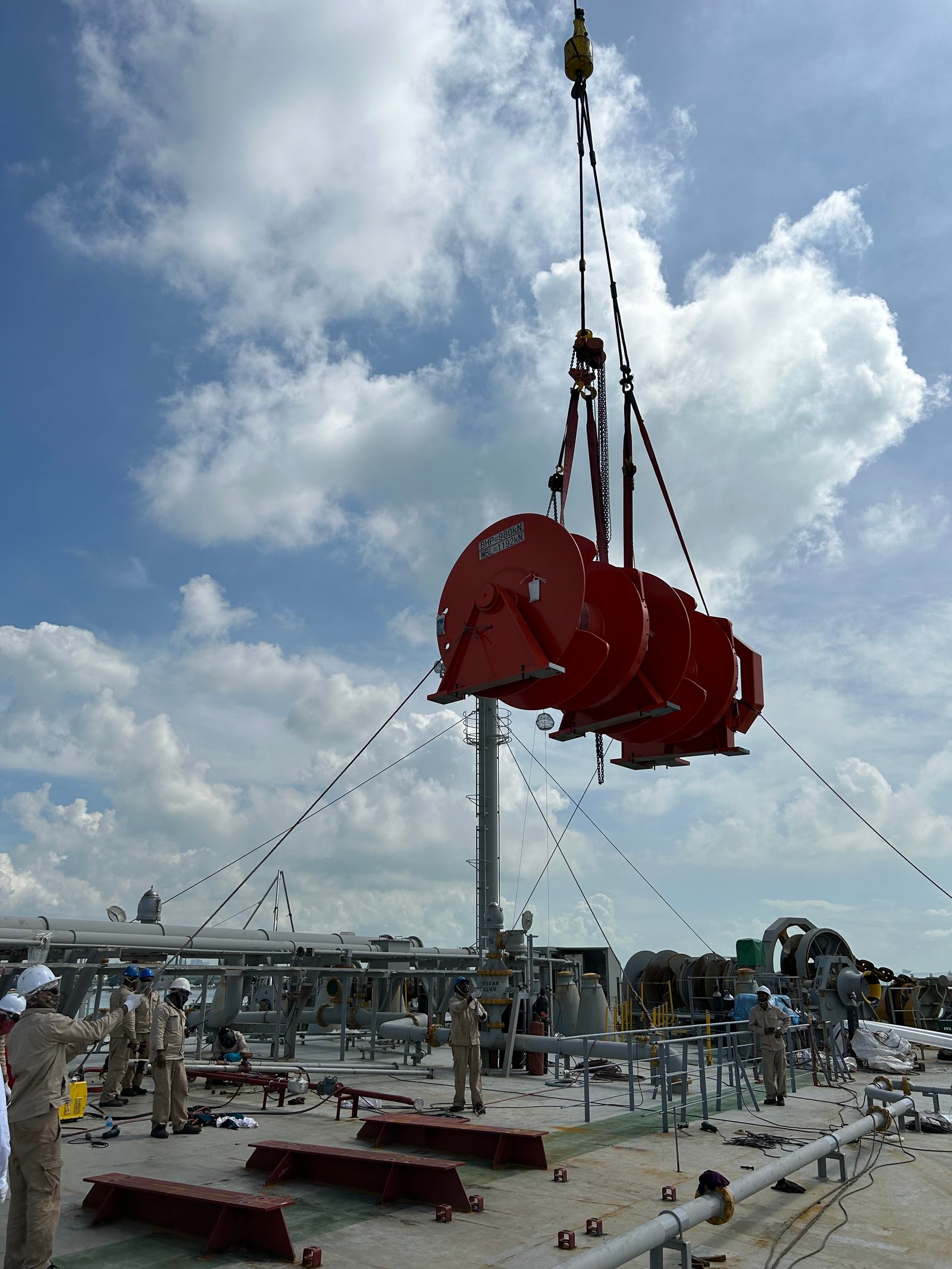 Mooring winch installation